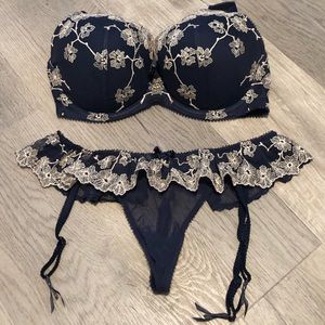 Victoria’s Secret bra set 36DD